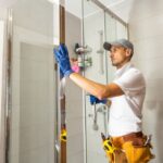 Rekonštrukcia kúpeľne bez stresu – tipy na plánovanie a výber materiálov pre hladký priebeh renovácie.